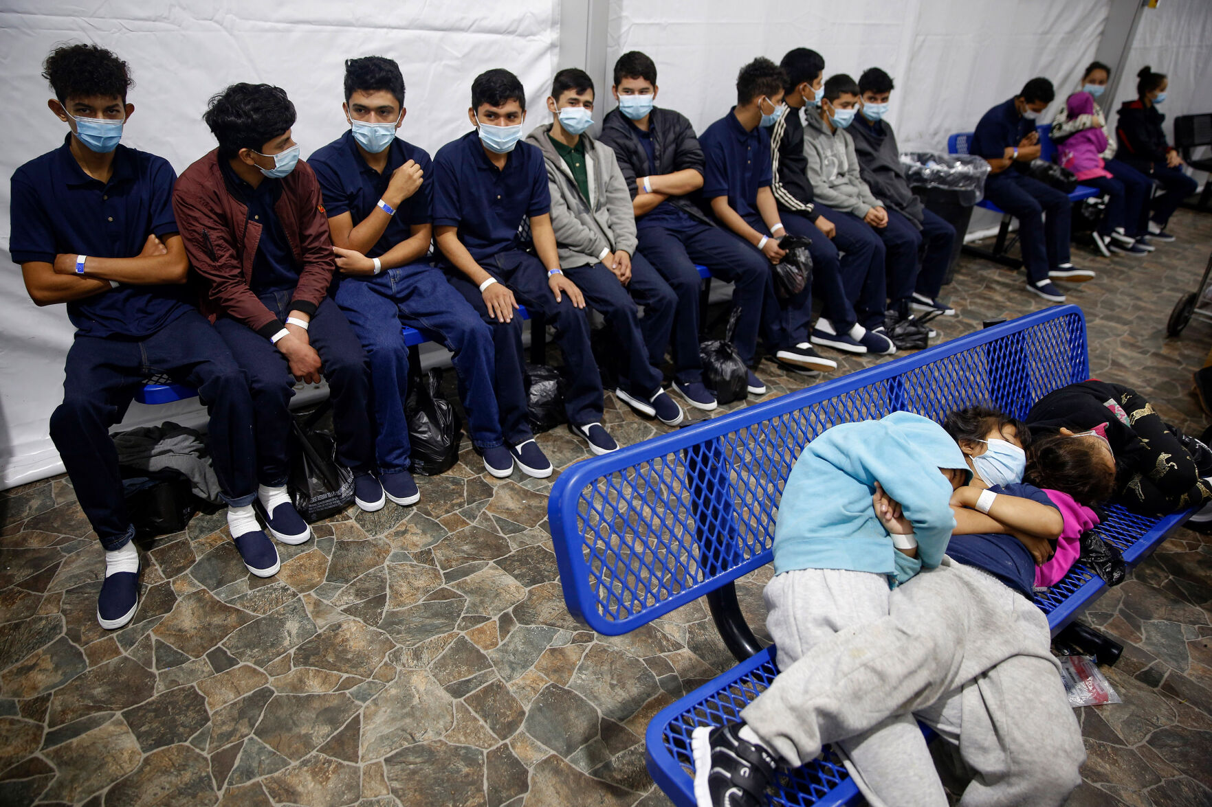 APTOPIX Immigration Holding Facility Tour